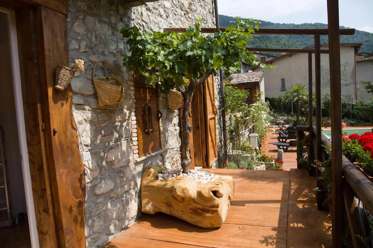 B&B La Curt Del Boeff Lasnigo Bed & Breakfast