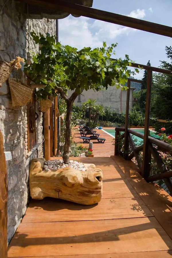 B&B La Curt Del Boeff Lasnigo Bed & Breakfast